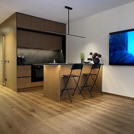 Premium With Terrace In דירה