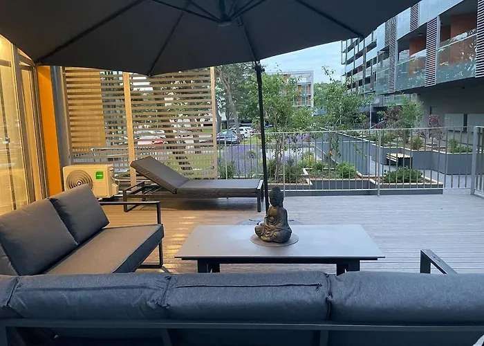 Premium With Terrace In פלאנגה