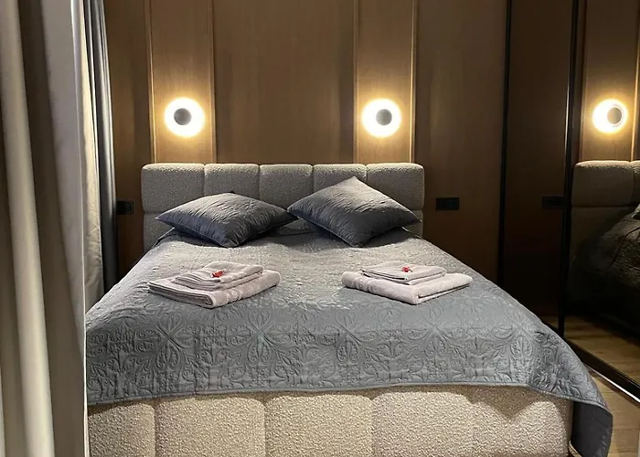 Premium With Terrace In Apartment *