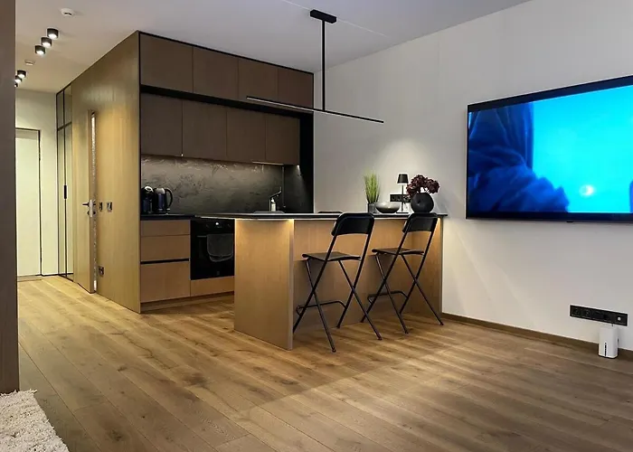 Premium With Terrace In דירה